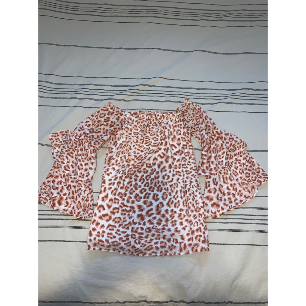 Leopard bell sleeve top